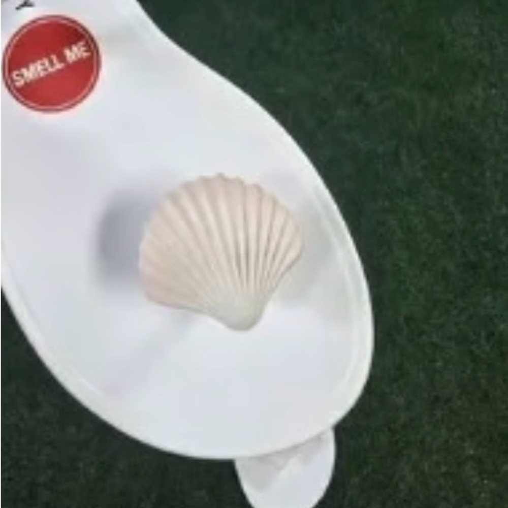 Katy Perry Collections White Sandals with Seashell Accent - Picture 6 of 7